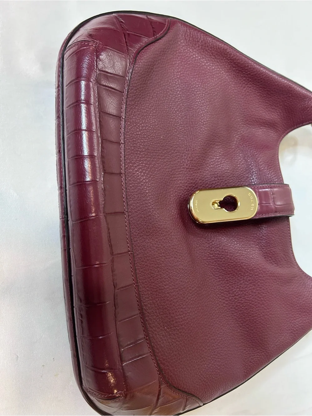 Coach Amber Hobo F48635 Burgundy Pebbled Leather Croc Trim Gold Shoulder EUC